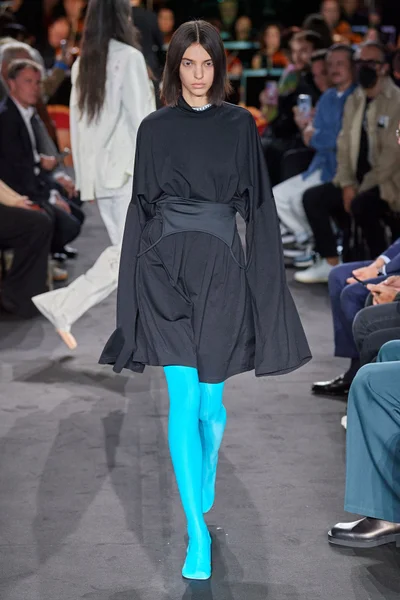 Look 24